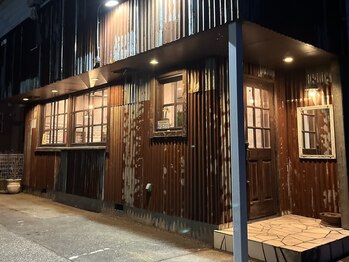 ジンク(Zn)の写真/隠れ家的サロンで、丁寧なカウンセリングが好評☆映画のワンシーンを切り取ったようなサロンの雰囲気が◎