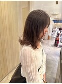 ミディアム/レイヤーカット/ミルクティーアッシュベージュ