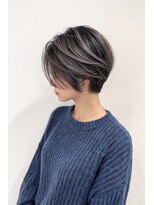 ウル(ulu)&nbsp;ハイライト　名東区　ショート　レイヤー　ロング　白髪ぼかし