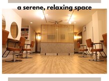 アジュテ(ajouter)の雰囲気（木の素材を活かした落ち着いた店内♪[髪質改善/縮毛矯正]）