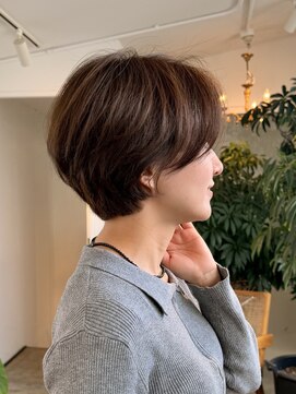 サン 白金台(SUN) 艶感カラーの大人ショートボブ前髪長め白金台