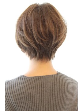 レウナ 外苑前(Reuna) 大人可愛いひし形ショート　ニュアンスショートボブ