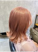 ピンクベージュ
