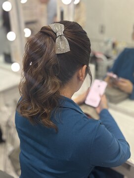 ラモ(RAMO) 前髪あげポニーテール