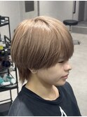 ハイトーンミルクティーベージュラウンドマッシュウルフ