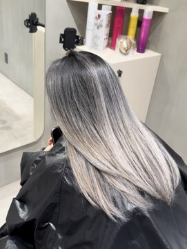 バレイヤージュ/ホワイトシルバー/シャドウルーツ