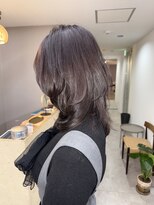 クイ(quii) 美シルエット/ミディアムレイヤーカット/ラベンダーカラー