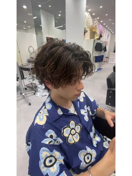 オーシャントーキョー 仙台(OCEAN TOKYO) ふわっと無造作センターパート/ニュアンス/刈り上げ/2ブロック