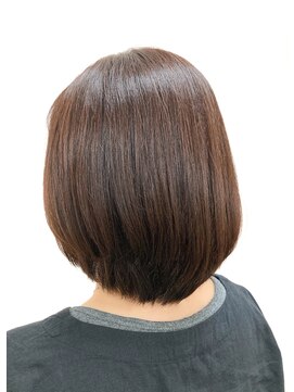 黄ぐまくん美容室 ミディアムレイヤー