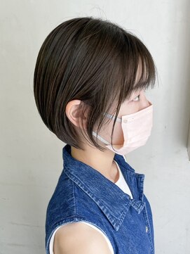 ヒビヲ(HIBIO) ショートボブベージュカラー切りっぱなしボブショートヘア横浜