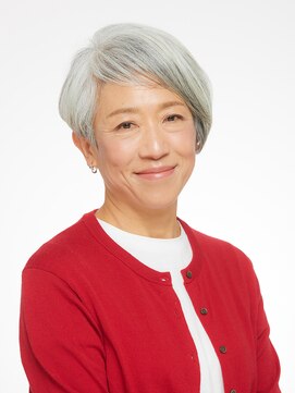 ブロッサム プロデュースド バイ エガオ(Blossom PRODUCED by EGAO) 60代グレイヘアの方に◎骨格補正ショート