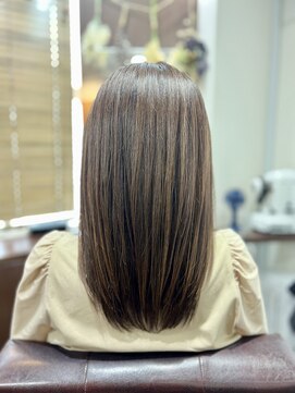 ルアン(Luan) 白髪ぼかしハイライト