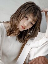 ギークス(GEEKS)&nbsp;【GEEKS渋谷】アッシュベージュ/顔周りレイヤー/ロングウルフ/艶