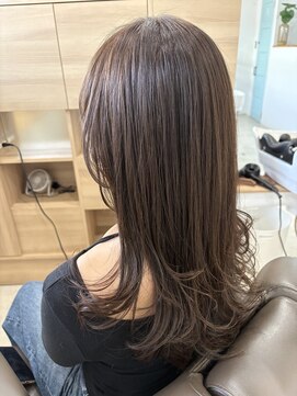 ウミトオト(umi to oto) ロングのレイヤースタイル