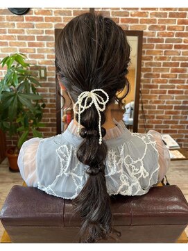 アンジェリ(Angeli) 編みおろしヘアアレンジ