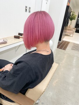 ニュート(Neut ) ハイトーンピンクカラー/前下がりボブ/ケアブリーチ/名古屋