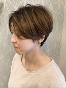 エルメ なんばマルイ(HELME) #ハンサムショート　#前下がりショート