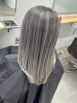 ユウル 横浜(juhl.)&nbsp;エアタッチバレイヤージュホワイトシルバーブリーチダブルカラー