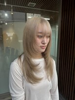 ブリッツレボルト(BLITZ R EVOLUT) ホワイトベージュ×レイヤーカット