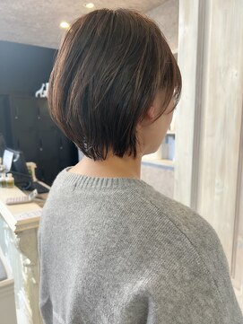 福山市美容室Caary丸みショートボブ柔らかブラウンカラー
