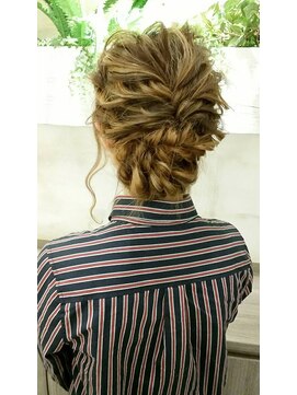クラウン ヘアー(CLOWN hair) アップスタイル
