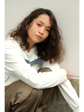 スリー スタンド(THREE STAND) 無造作くせ毛カール＊