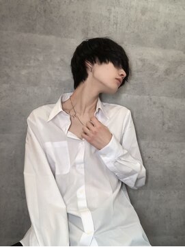 シン(syn) 前下がりマッシュ