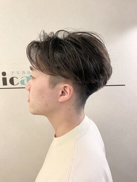 ヘアステージアミカル 韓国風センターパート