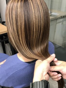 フォンズ(FONS) 髪質改善　酸熱トリートメント うるつやロング シアーベージュ