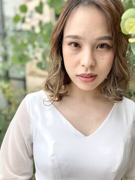 ディーボーイ 健軍店(D-BOY) ミディアムオリーブグレージュ