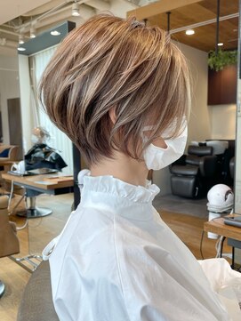 バンプ ギンザ(BUMP GINZA) ハイライト×絶壁解消×ひし形ショート【安野】