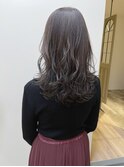 柔らかい質感がかわいいミルキーグレージュカラー