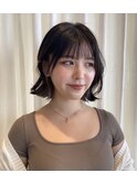 インナーカラー切りっぱなし外はねボブ