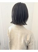 透けグレージュと切りっぱなしボブ