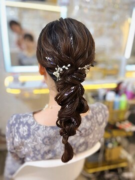 アトリエビューティーアミュ(atelier beauty AmU) 結婚式 二次会 お呼ばれ 編みおろし×ラメwax×パールアクセ