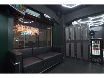 ノア 学芸大学店(NOR)の写真/仕事帰りも通いやすい駅近で清潔感あるフェードを実現。ON/OFF決まる時短Style◇《学芸大学》