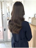赤みを抑えた暗めオリーブベージュ【荒川】