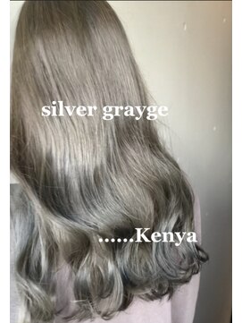 ソーエン バイ ヘッドライト 熊本店(soen by HEADLIGHT) うるツヤ×ツヤ髪×シルバーグレー