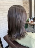 ニュアンスカラー/センターパート/ツヤ髪スタイル/ブルージュ