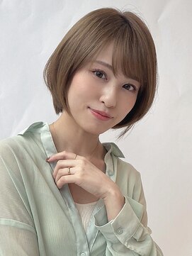 ヴィオットバイサロン(Viot by Salon) 大人可愛いアッシュブラウン前下がりショートボブ /片山