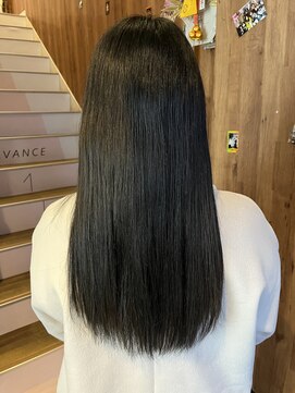 アヴァンス 天王寺店(AVANCE.) カーキブラック×透明感