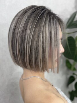 ロウル 渋谷(LOWRL) シャドールーツ