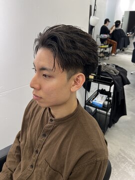 キング 高槻(K!ng) 縮毛矯正髪質改善ハイライトレイヤーカット高槻美容室エクステ