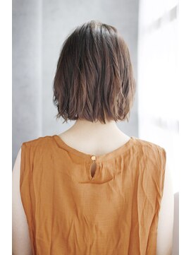 シュシュット(chouchoute) メルティカラー髪質改善ウェーブミディアム似合わせカット/103