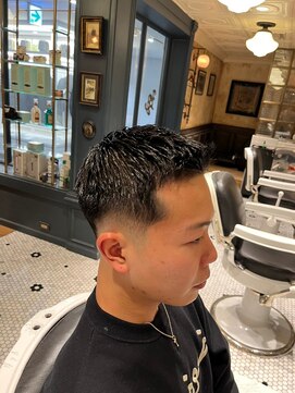 ルドローブラント 有楽町店(Ludlow Blunt) 【LUDLOW BLUNT】フェードカット バーバーヘア