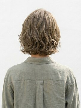 と和×美髪クリニック 巣鴨店 【大人上品】白髪を活かす艶オリーブベージュ×ふんわり美髪ボブ