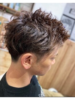 シャンゼ おもろの写真/20～40代からの支持率◎高技術メンズカットでON/OFF決まる！デザインと質を重視する大人のスタイル