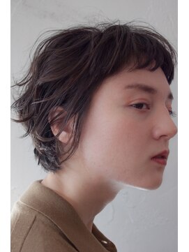 ハニーマスタード(HONEY MUSTARD) ショートバングくせ毛風パーマ夏ショート