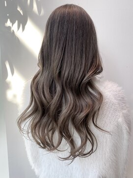 ステア ケース(stair case) 韓国艶々ブラウンヘア顔まわりカット