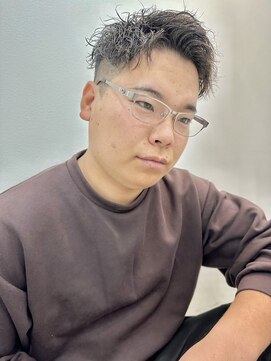 ロミーオム 本厚木(ROMMY. Homme) 刈り上げツイスト無造作パーマアップバングビジネスメンズヘア